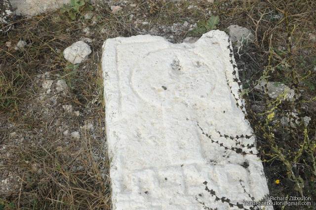 Tombe sans nom